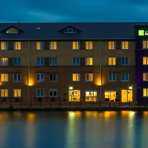 Express Bay By Ihg Hotel Cardiff