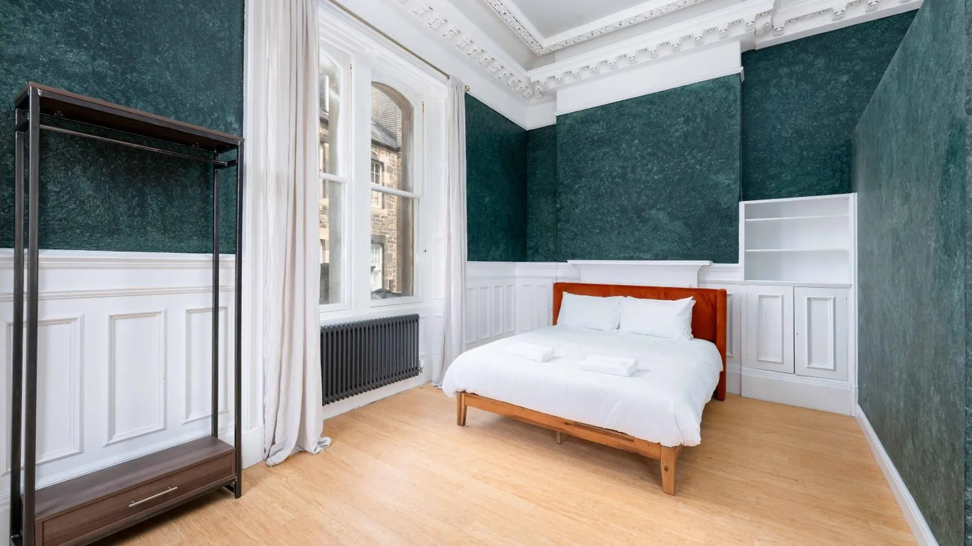 89 The Merchants Luxury Aparthotel By The House Of Danu Edinburgh 4*,